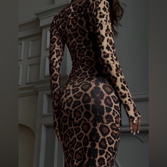 Micheal Micheal Kors Leopard Dress With Gold Hardware. P2P-21-23”. - Picture 8 of 8